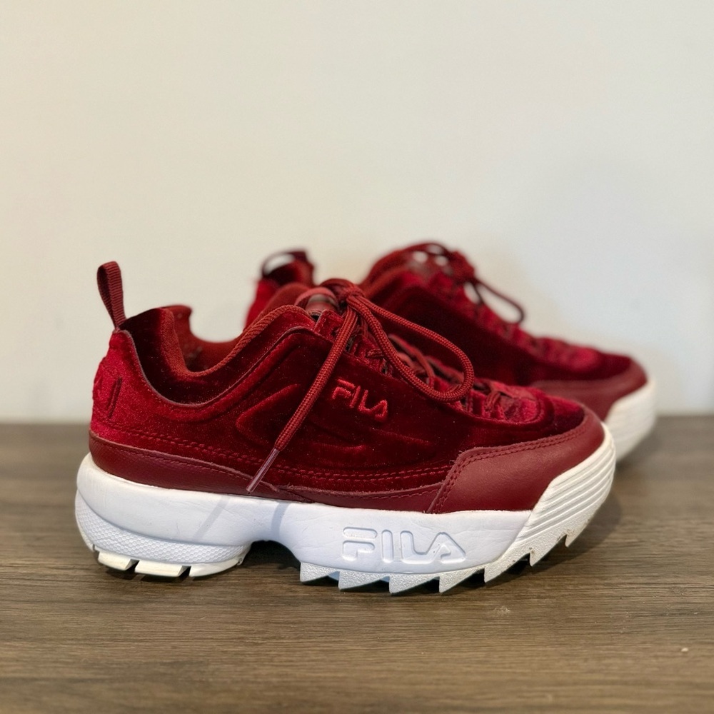 Fila Disruptor II Velvet Sneakers Womens Size 6